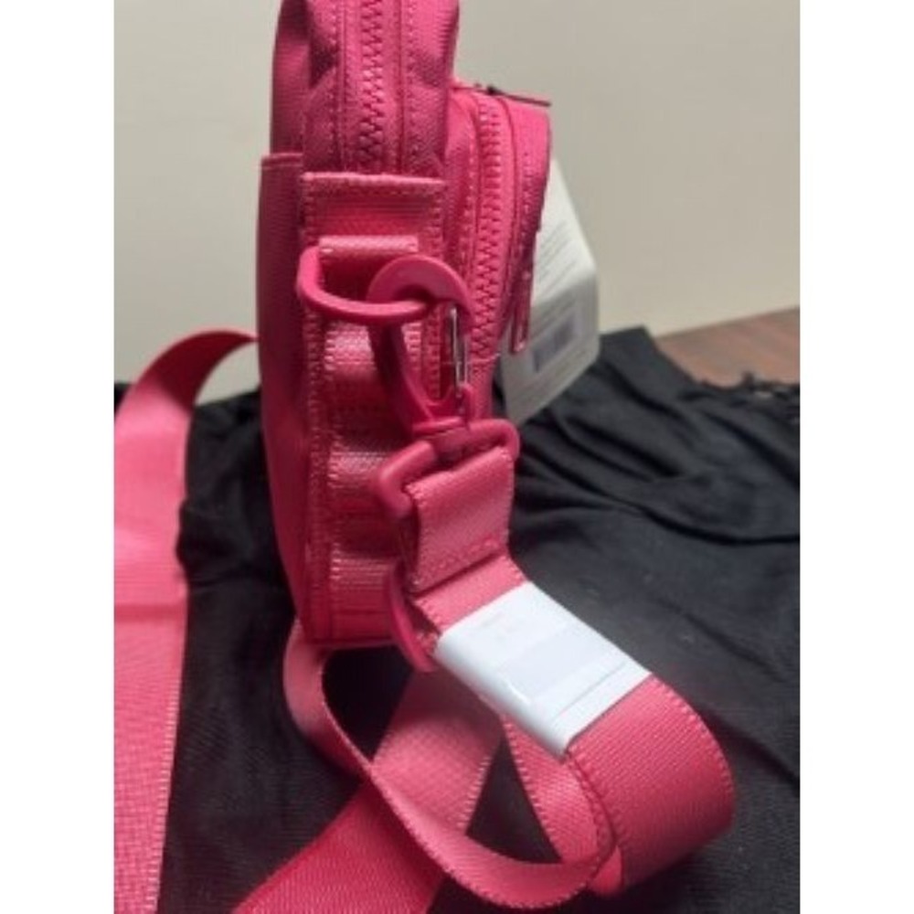 NWT Calpak Stevyn‎ Mini Crossbody Bag Dragon Fruit Pink Adjustable Travel Preppy - Picture 6 of 9